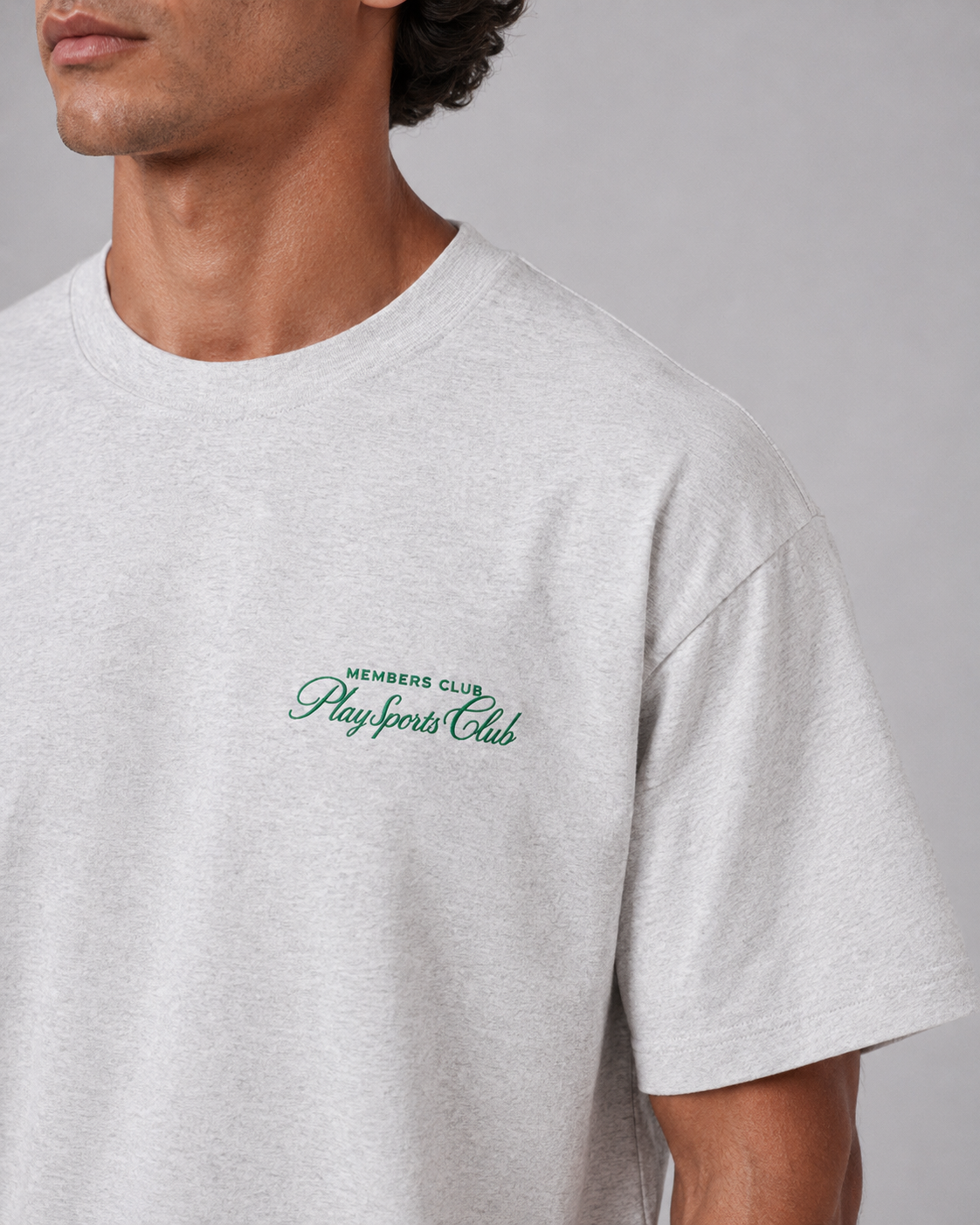 Members Club T-Shirt in grey marle, detail of the ribbed crewneck collar